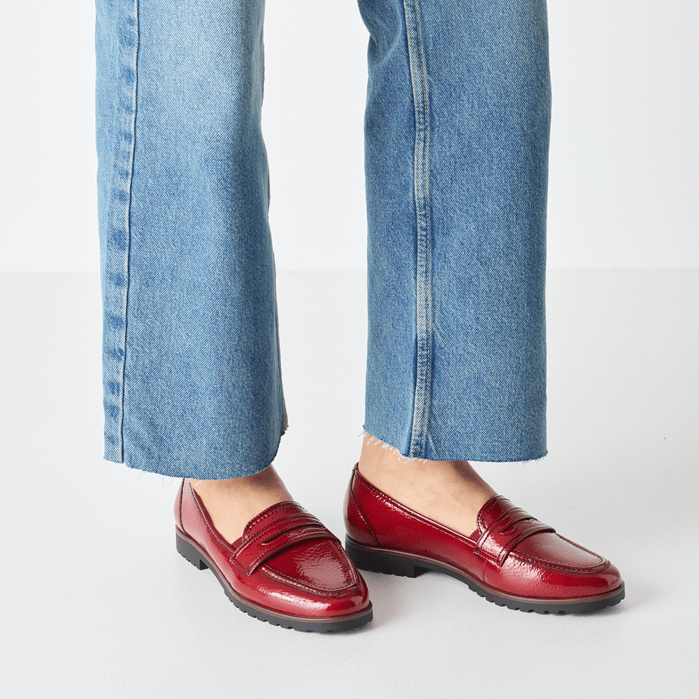 24239-42-524 Tamaris RED PATENT