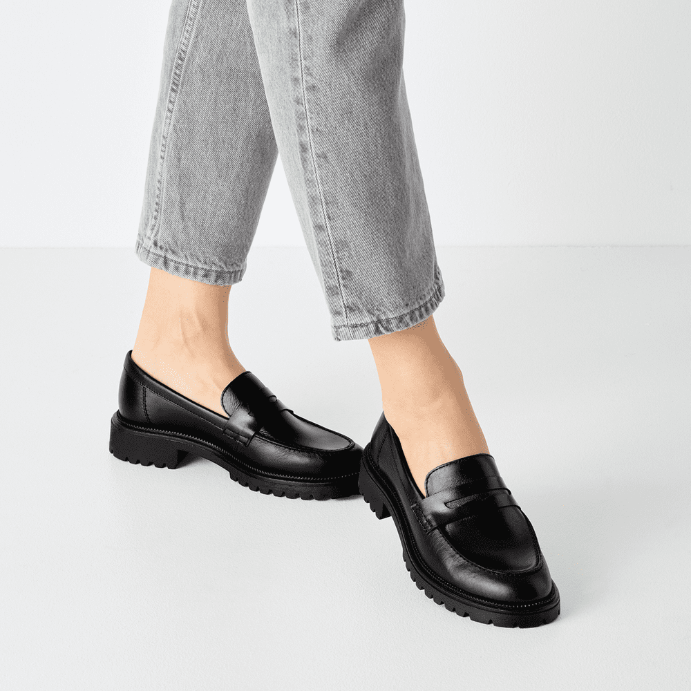 24300-45-003 Tamaris ženska mokasina BLACK LEATHER