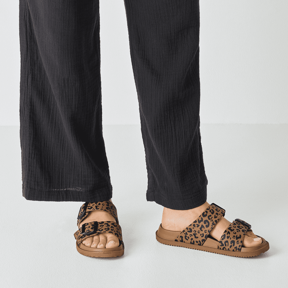 27430-46-33Z Tamaris ženska natikača COGNAC LEOPARD