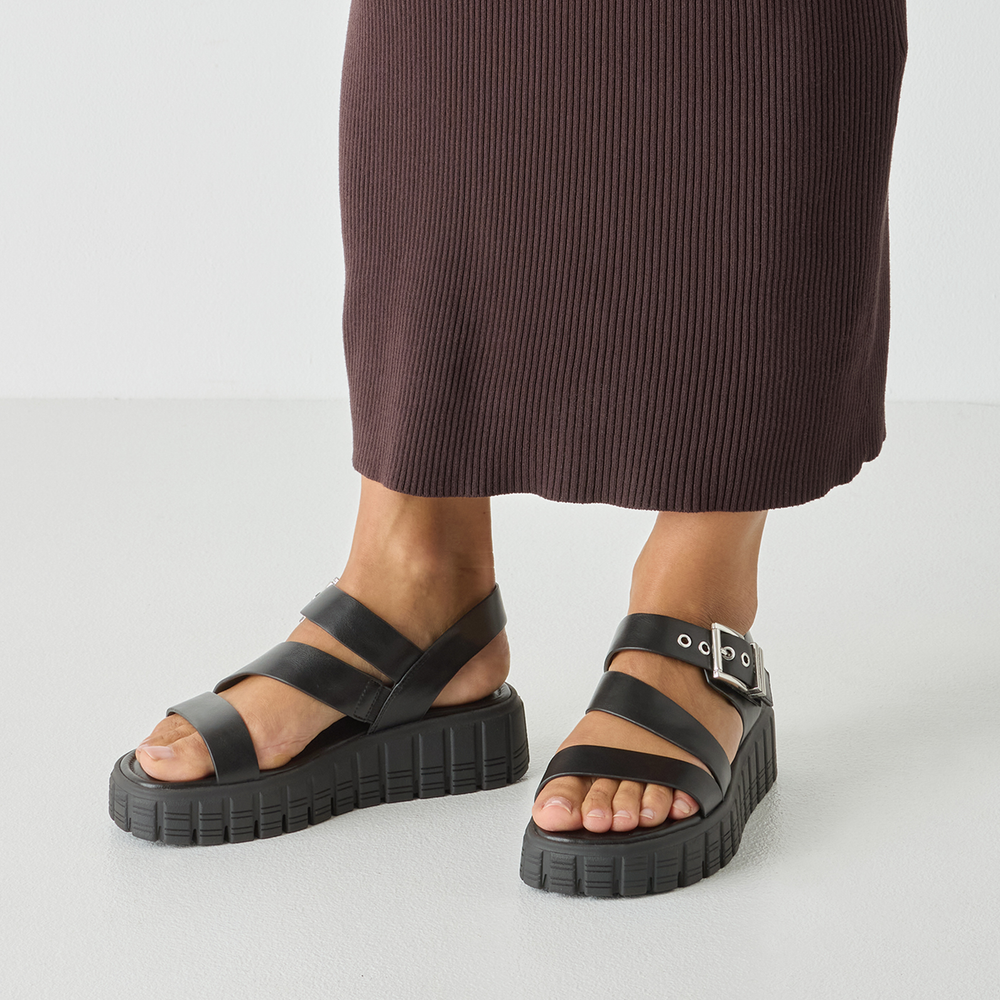 28233-46-001 Tamaris ženska sandala BLACK