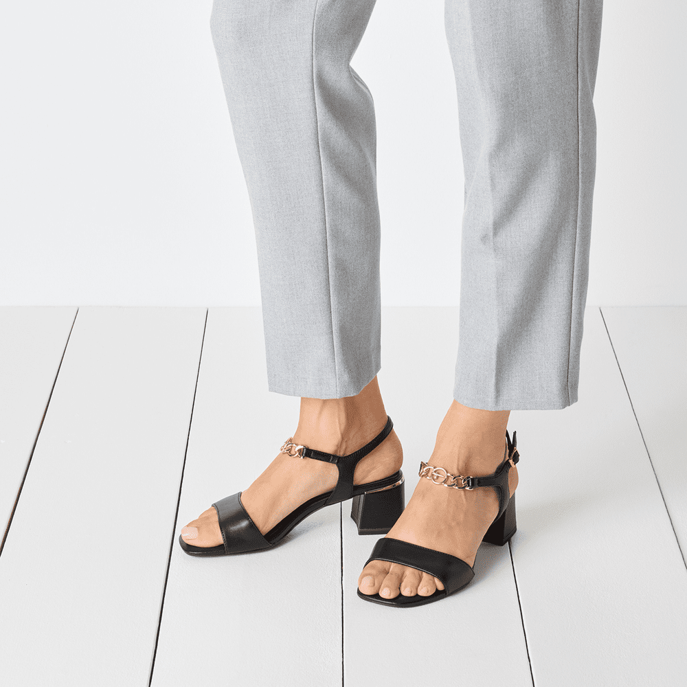28245-44-001 Tamaris ženska sandala BLACK