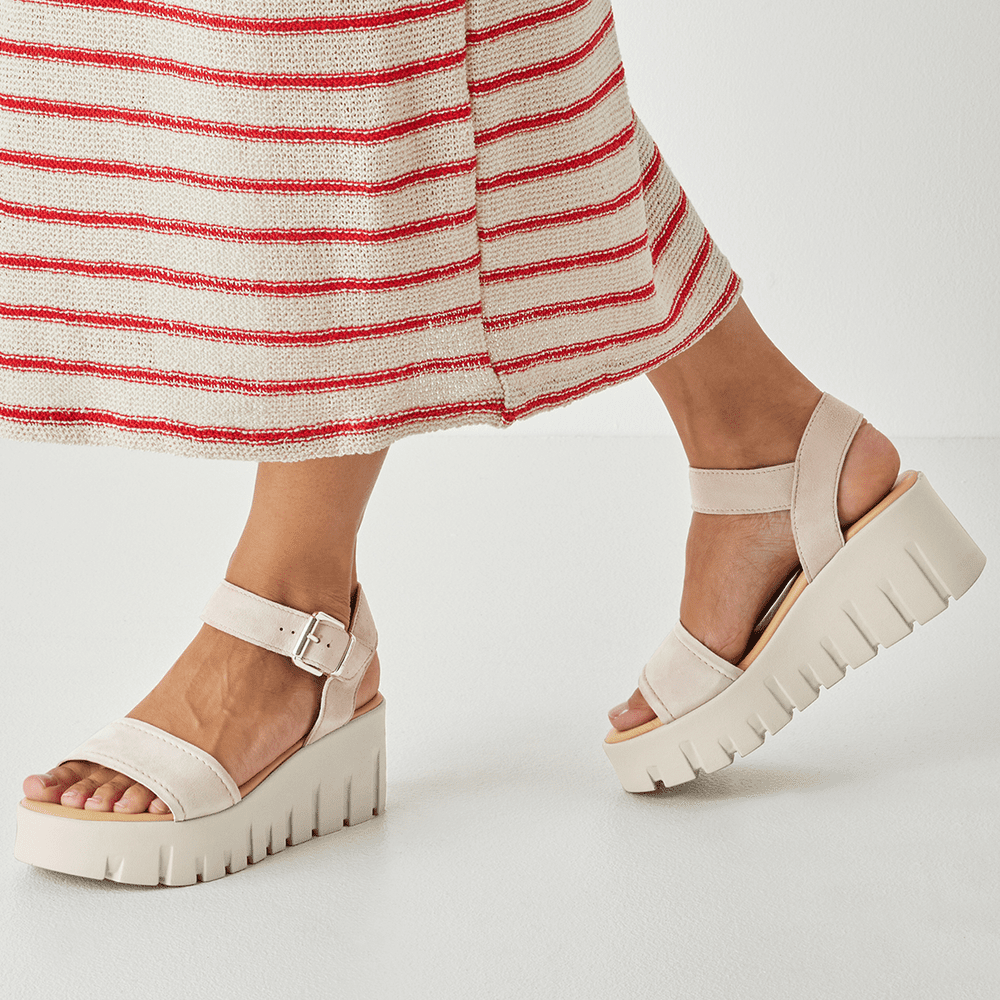 28712-42-378 Tamaris ženska sandala TAUPE SUEDE