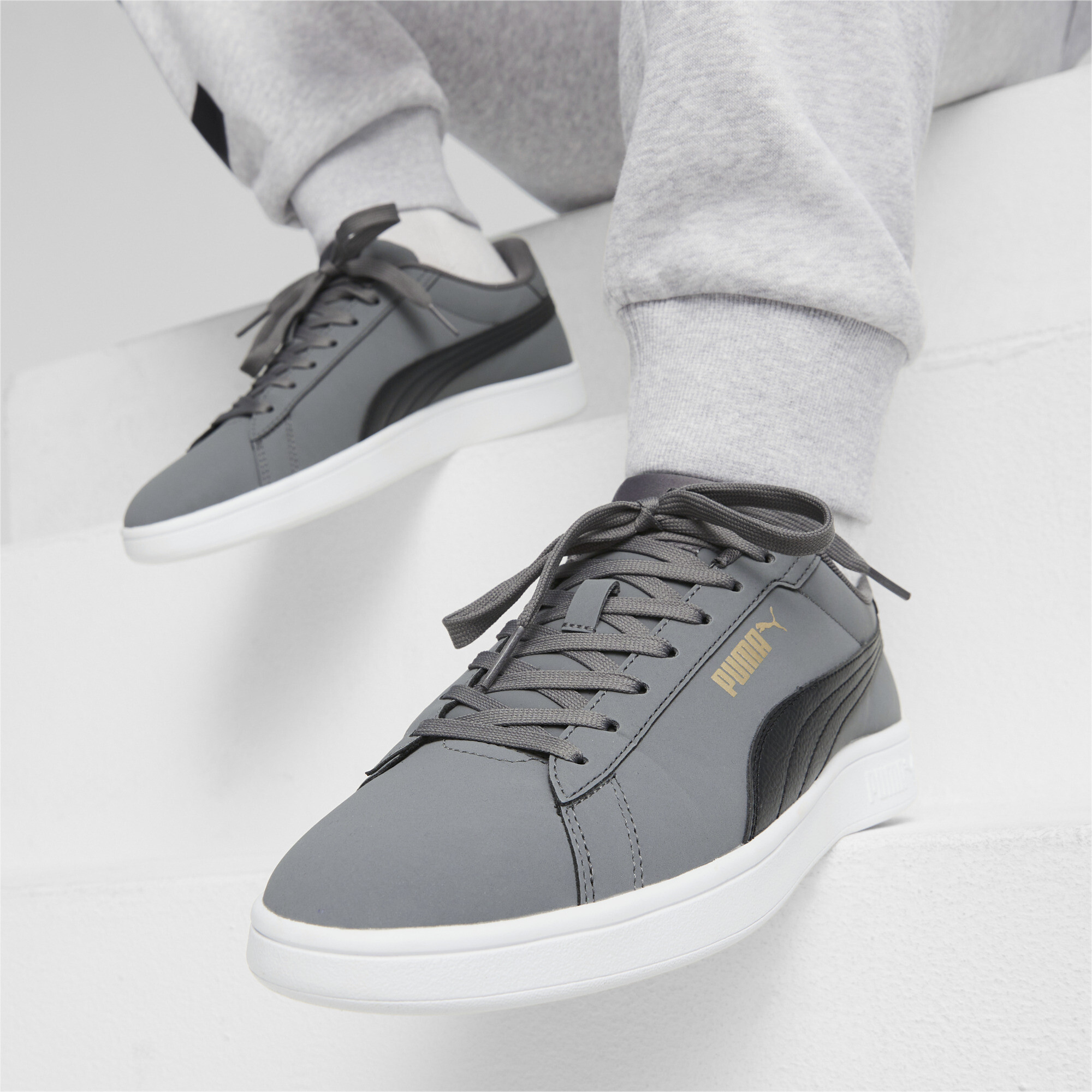 392336-02 Puma Smash 3.0 Buck