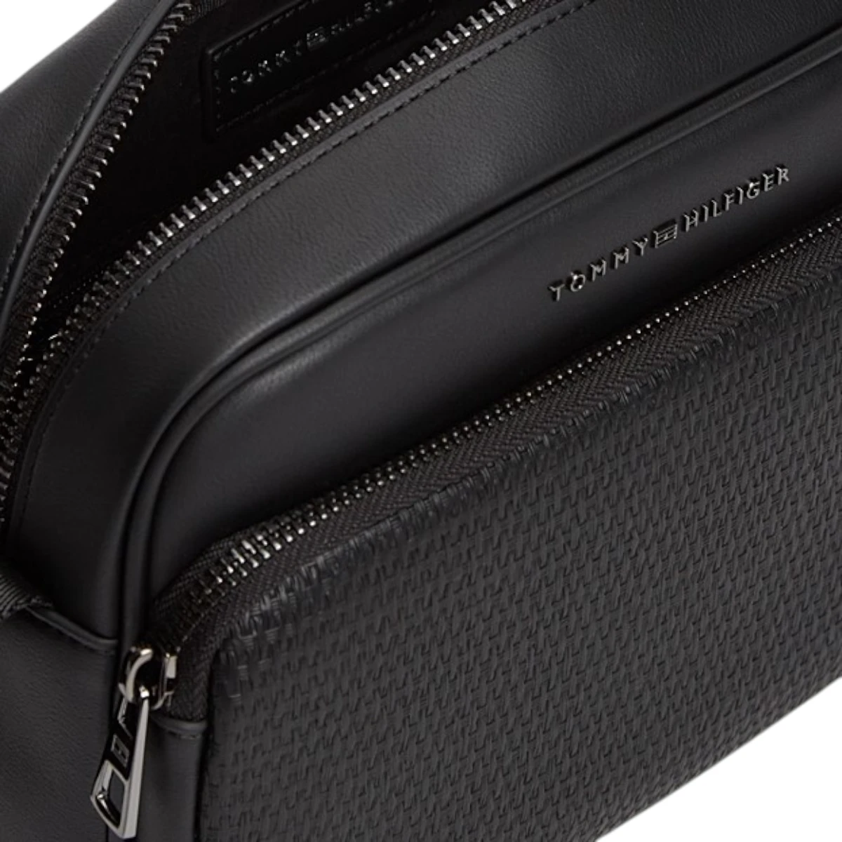AM0AM14096-BDS-001 TOMMY HILFIGER TH WOVEN EW CAMERA BAG MUSKA TORBICA CRNA PREKO RAMENA