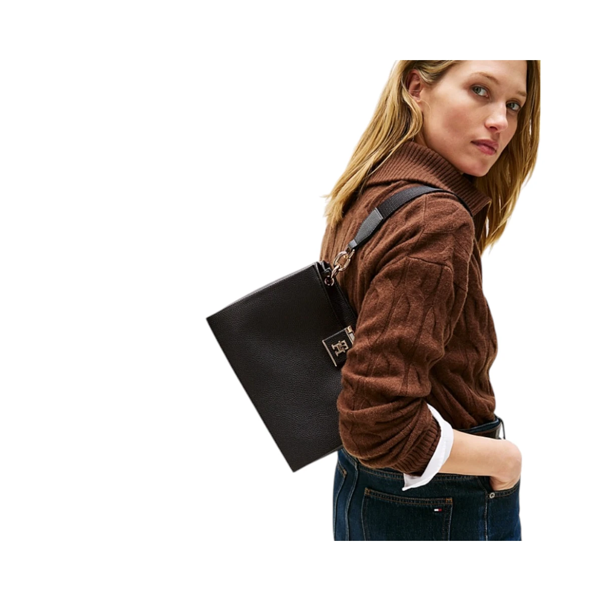 AW0AW17722-BDS-001 TOMMY HILFIGER TH HER MED SATCHEL ZENSKA TORBA CRNA STRUKTURIRANA RUCE RAMENI REMEN GOLD LOGO